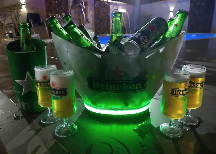 Piscina Aquecida, 3 Dorms Ar Condicionado, Cervejeira E Bilhar, A 500 Metros Do Mar